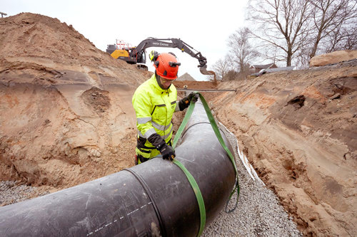 Jonab är ansvarig entreprenör och den som gjort upphandling av rör och böjar från Hallingplast.